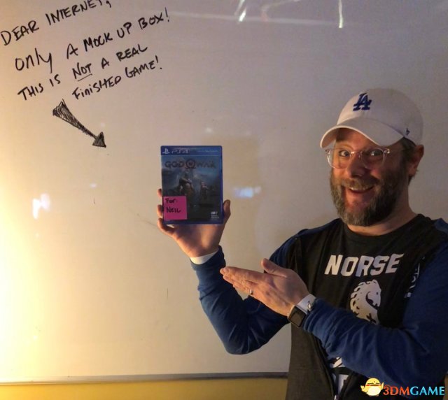《战神4》制作总监Cory Barlog在推特上回答了一些网友提问，讨论了这款游戏的季票和发售日期。                